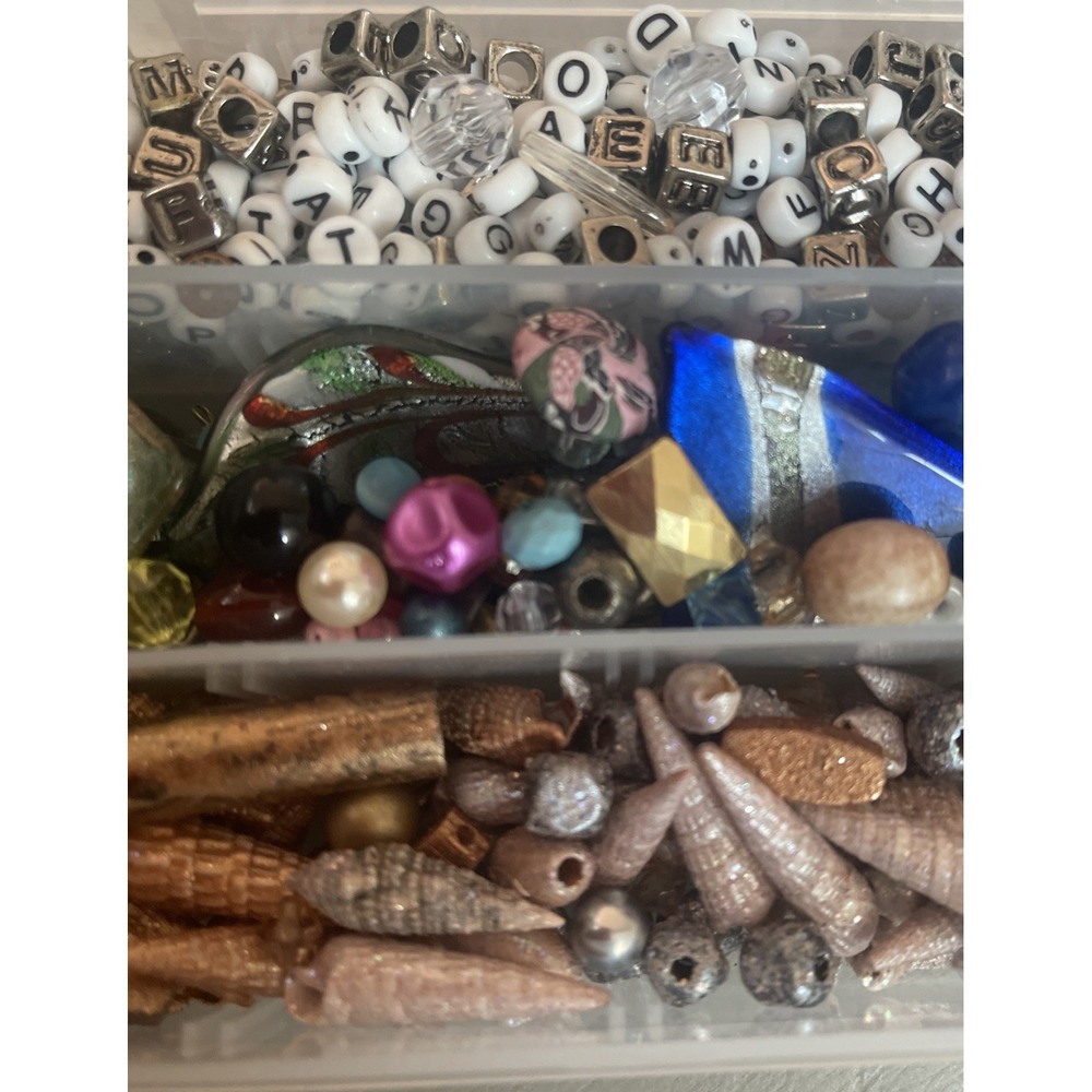 Lot of Bead Soup Random Mix & Letters & Sea Shells 1lb Plastic Box Included #8 - Picture 4 of 6